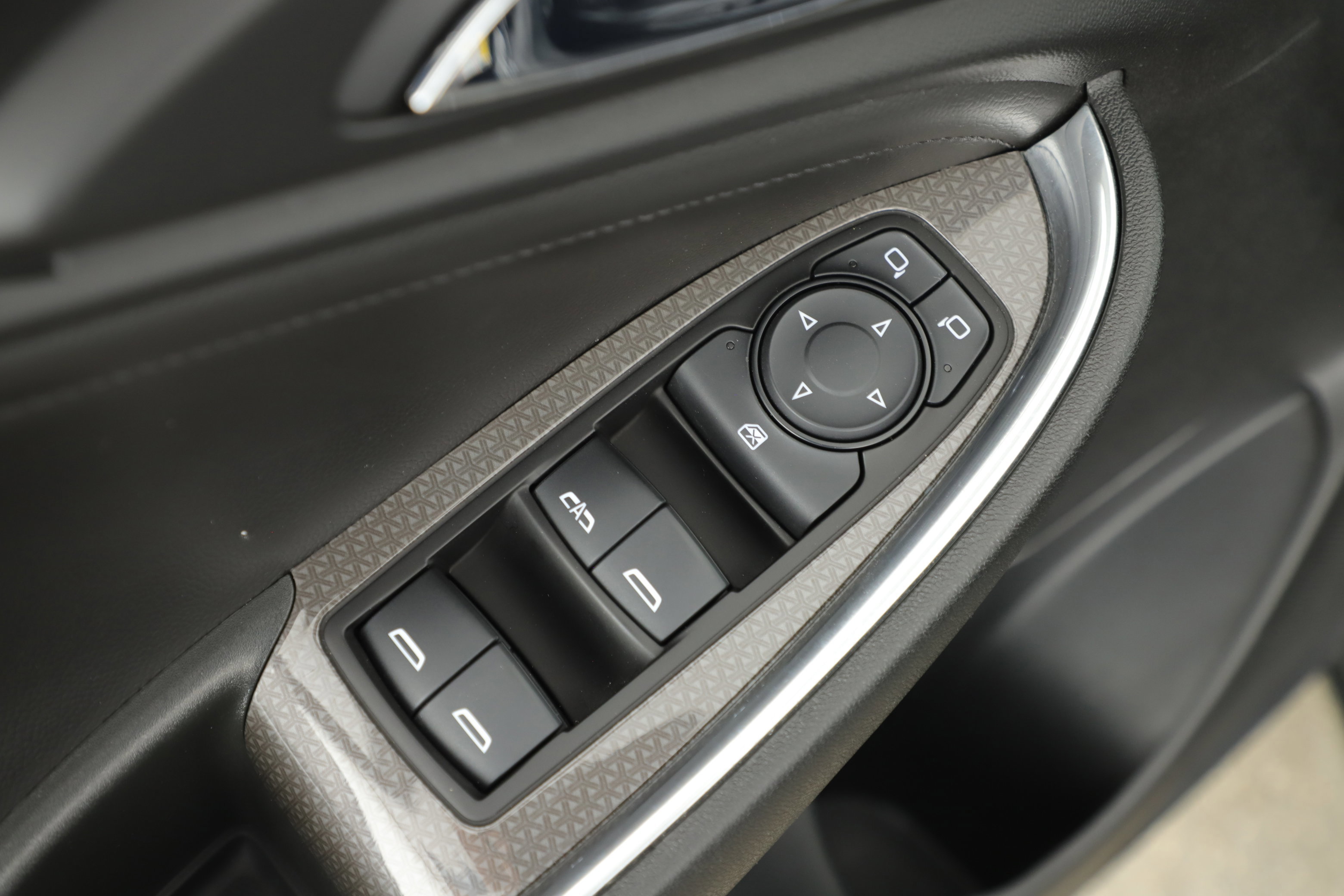 Used 2020 Chevrolet Malibu LT w/ Leather Package image 9