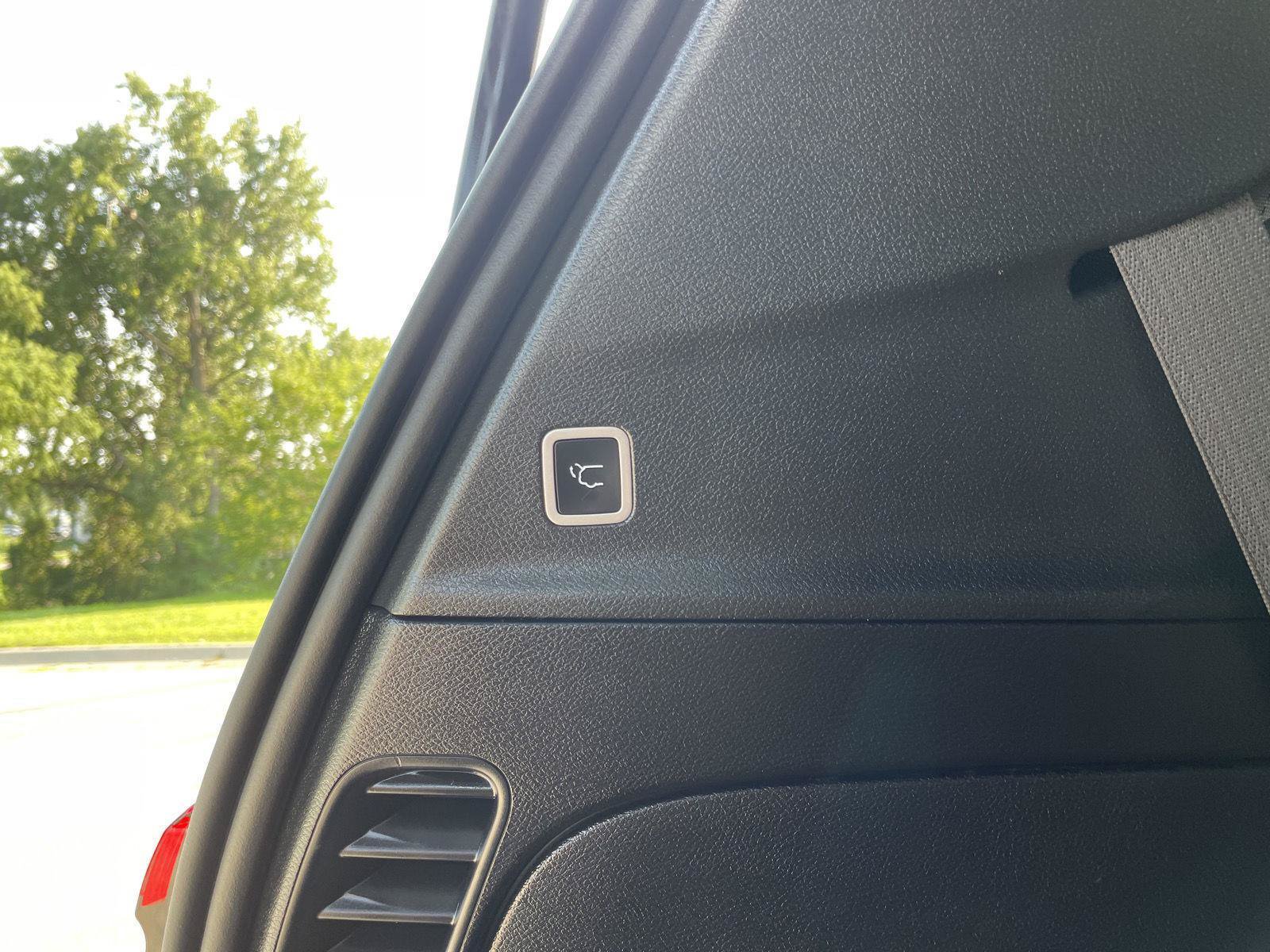 Used 2026 Chrysler Pacifica Select FWD image 37