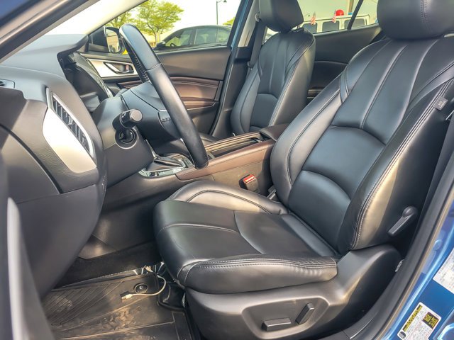 Used 2018 MAZDA MAZDA3 Touring FWD image 8