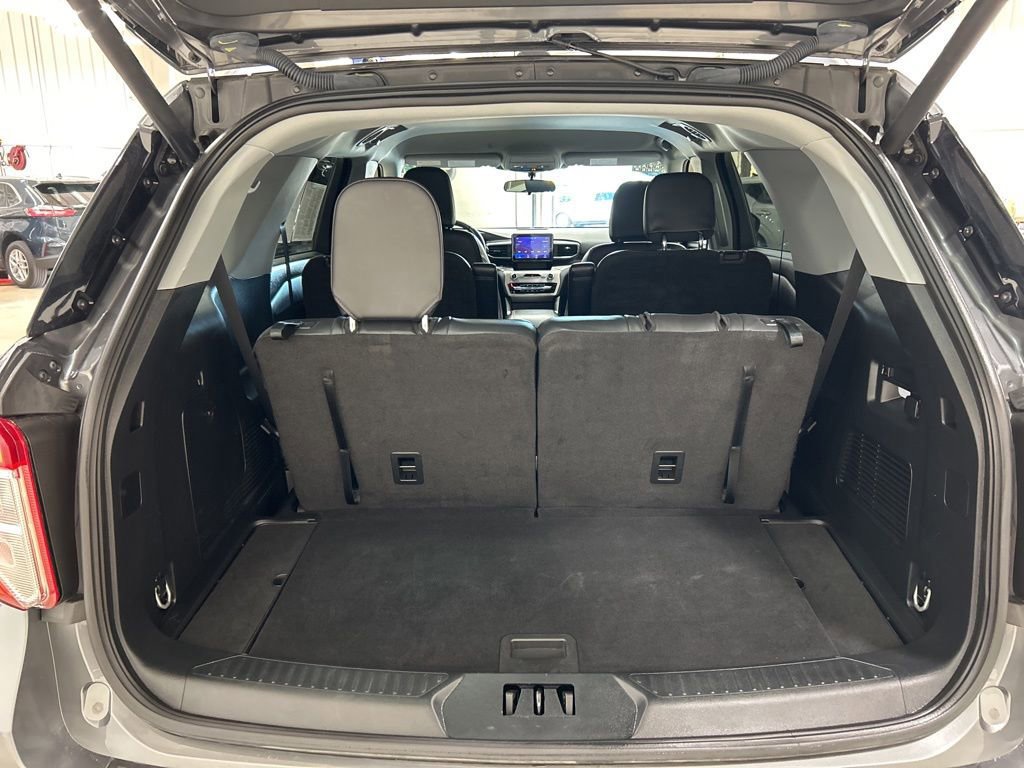 Certified 2023 Ford Explorer XLT w/ Equipment Group 202A image 31