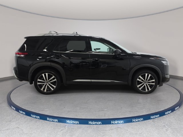 Used 2025 Nissan Pathfinder Platinum w/ Cargo Package AWD/4WD image 5