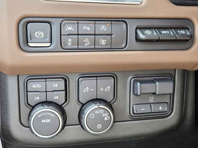 Used 2024 Chevrolet Tahoe High Country w/ Premium Package image 37