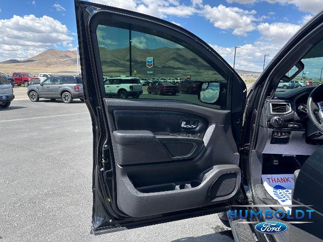 Used 2019 Nissan Titan SV w/ SV Convenience Package AWD/4WD image 11