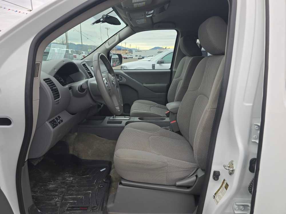 Used 2017 Nissan Frontier SV image 9