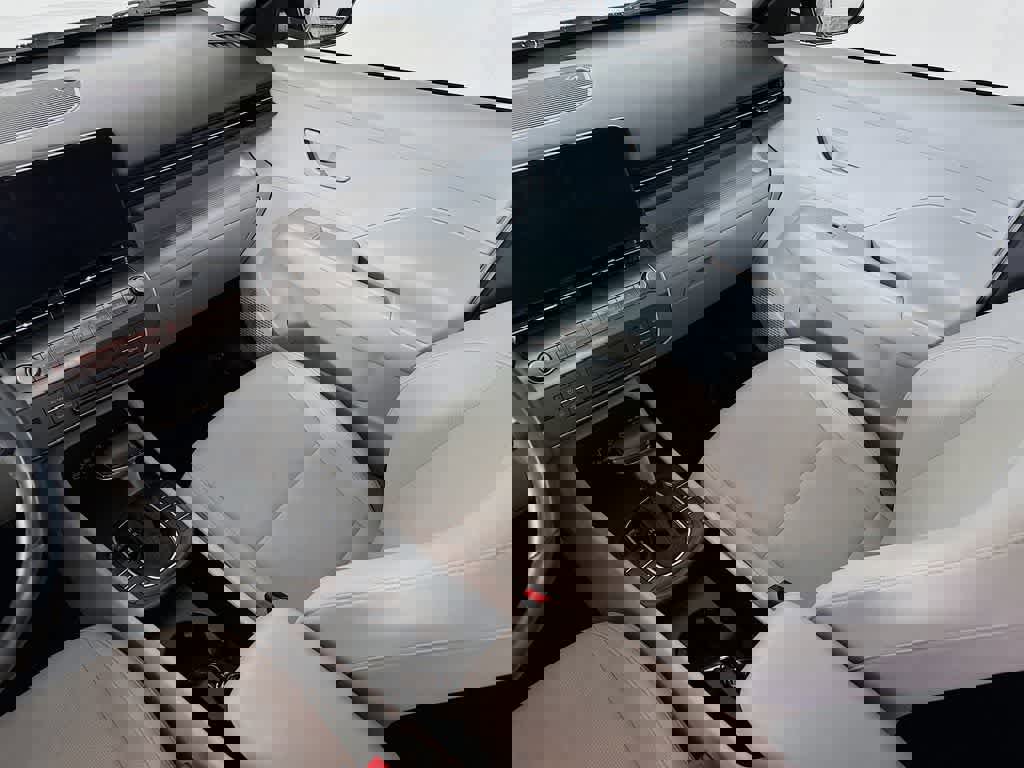 Used 2024 Hyundai Kona SEL image 14