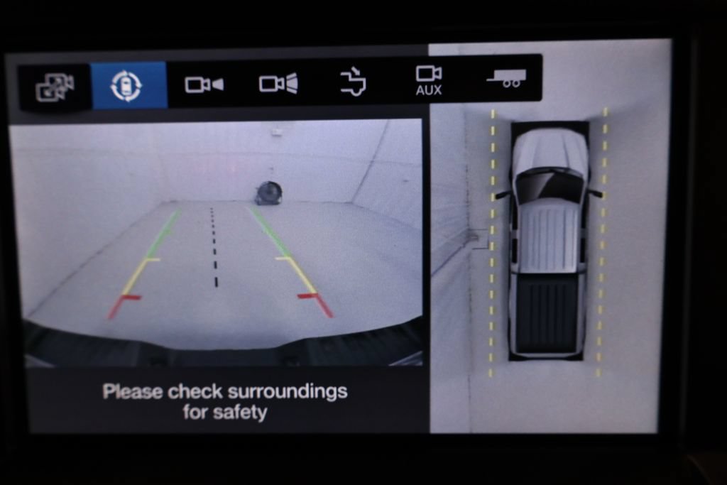 Certified 2017 Ford F350 Platinum w/ Platinum Ultimate Package AWD/4WD image 33