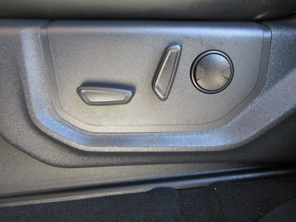 Certified 2024 Ford Expedition XLT RWD image 13