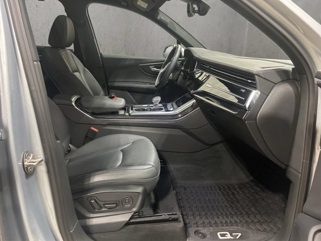 Used 2025 Audi Q7 2.0T Premium Plus w/ Premium Plus Package AWD/4WD image 19