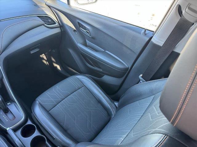 Used 2018 Chevrolet Trax LT w/ LT Convenience Package image 16
