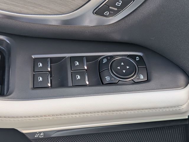 Certified 2025 Ford Expedition Platinum AWD/4WD image 16