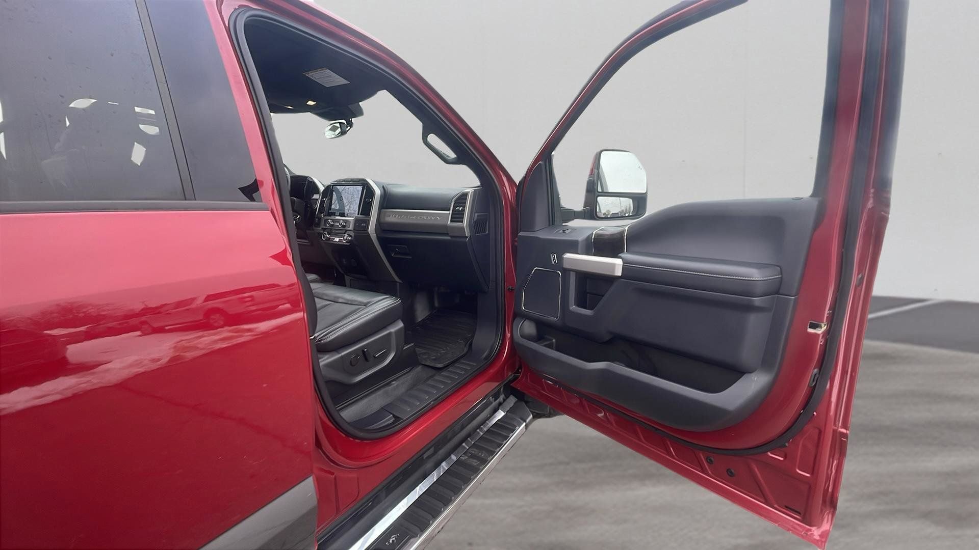 Certified 2022 Ford F350 Lariat w/ Lariat Value Package AWD/4WD image 17