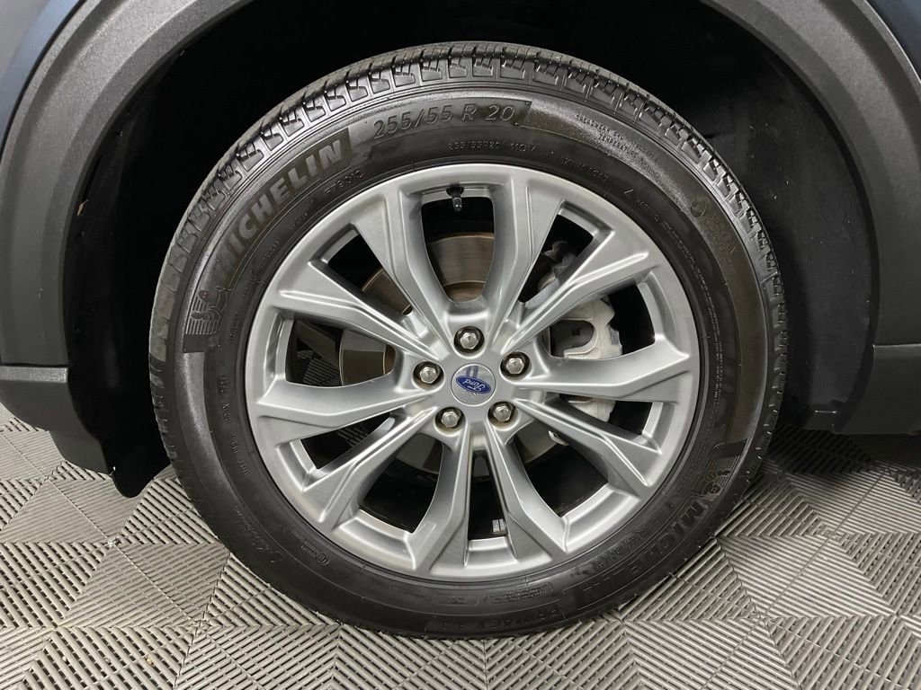 Certified 2024 Ford Explorer XLT w/ Equipment Group 202A image 10