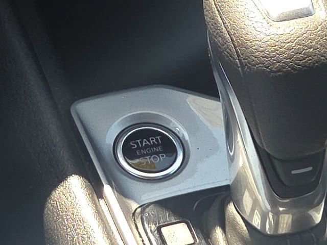 Used 2025 Nissan Altima 2.5 SV FWD image 38