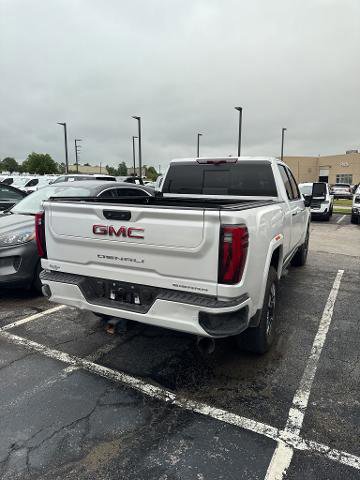 Used 2025 GMC Sierra 2500 Denali w/ Denali Reserve Package AWD/4WD image 3