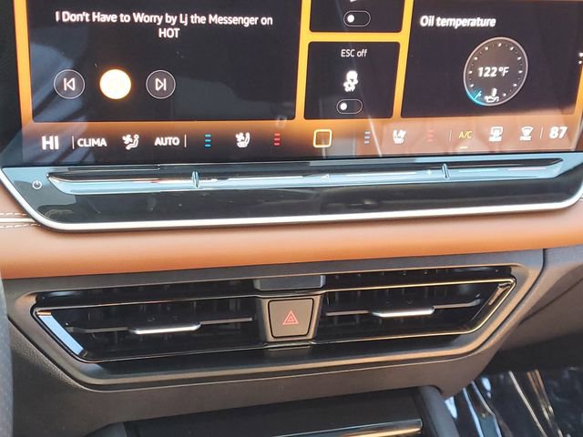 Used 2025 Volkswagen Tiguan SEL R-Line image 28