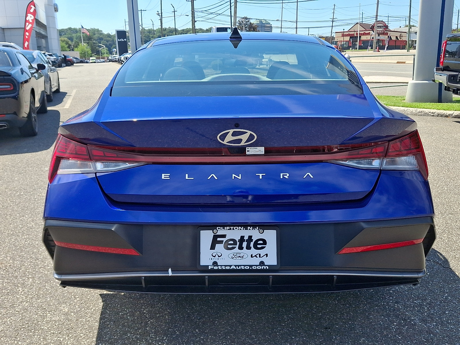 Used 2024 Hyundai Elantra SEL w/ Convenience Package FWD image 5