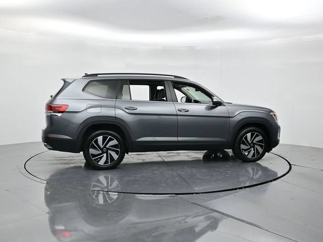 Used 2024 Volkswagen Atlas SE AWD/4WD image 2