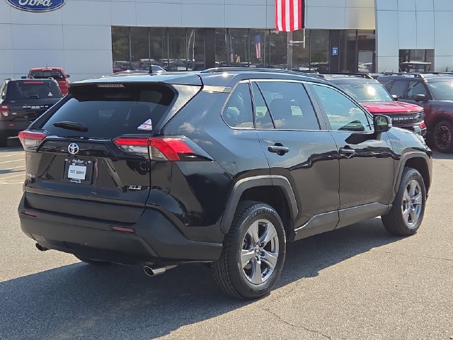 Used 2024 Toyota RAV4 XLE FWD image 4