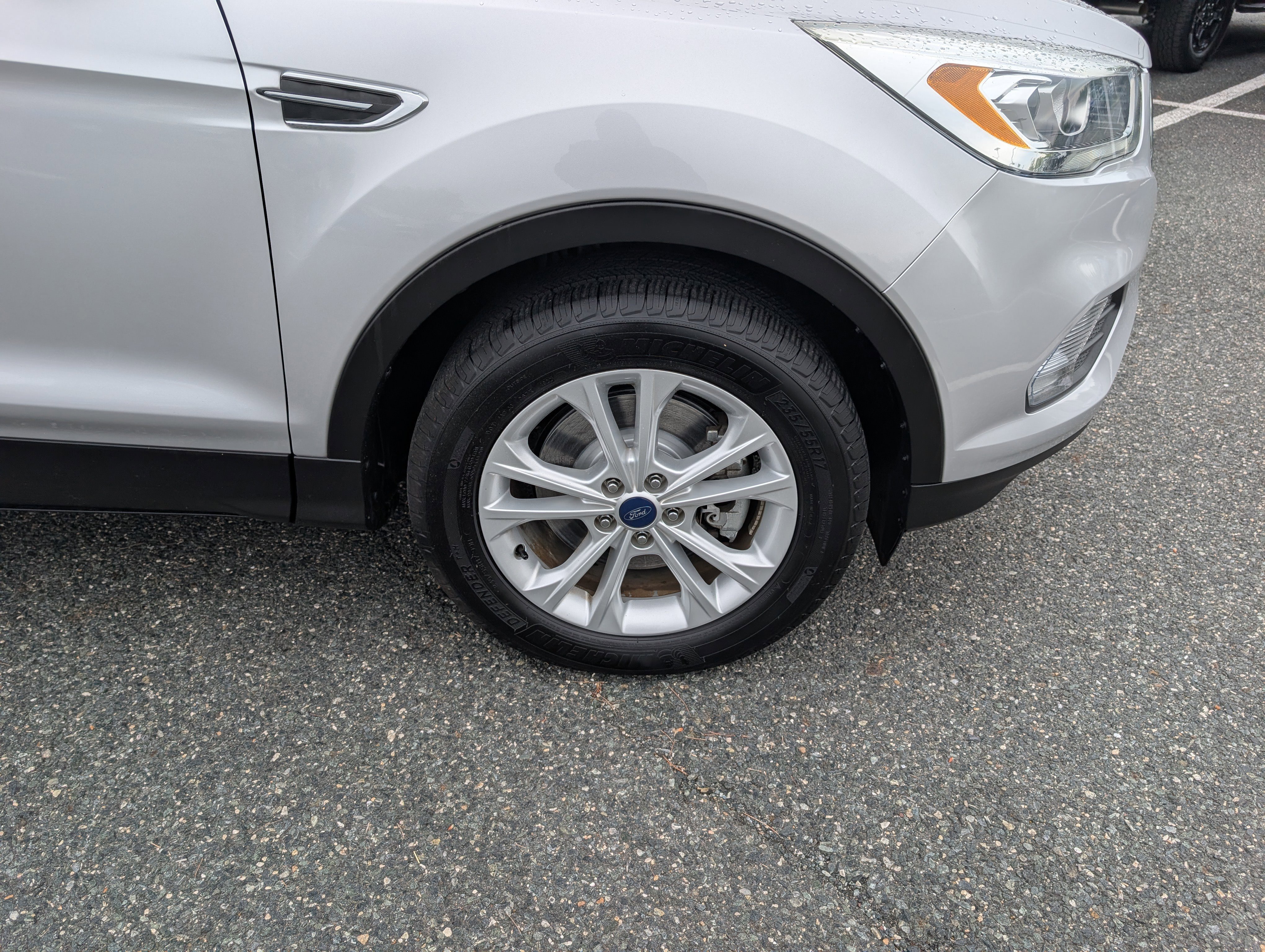 Certified 2017 Ford Escape SE w/ Equipment Group 201A AWD/4WD image 9