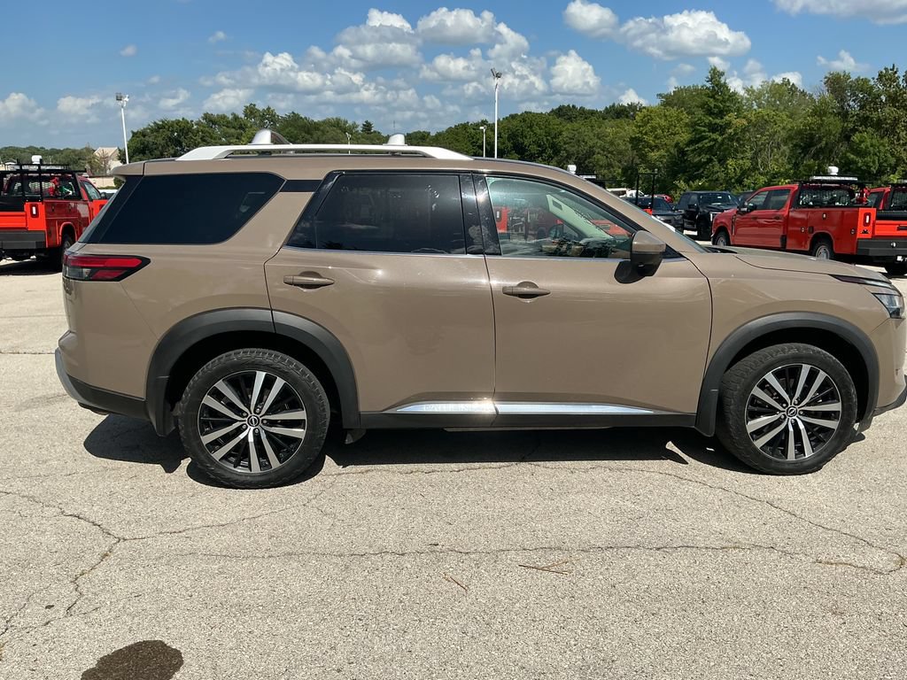 Used 2023 Nissan Pathfinder Platinum w/ Cargo Package AWD/4WD image 6