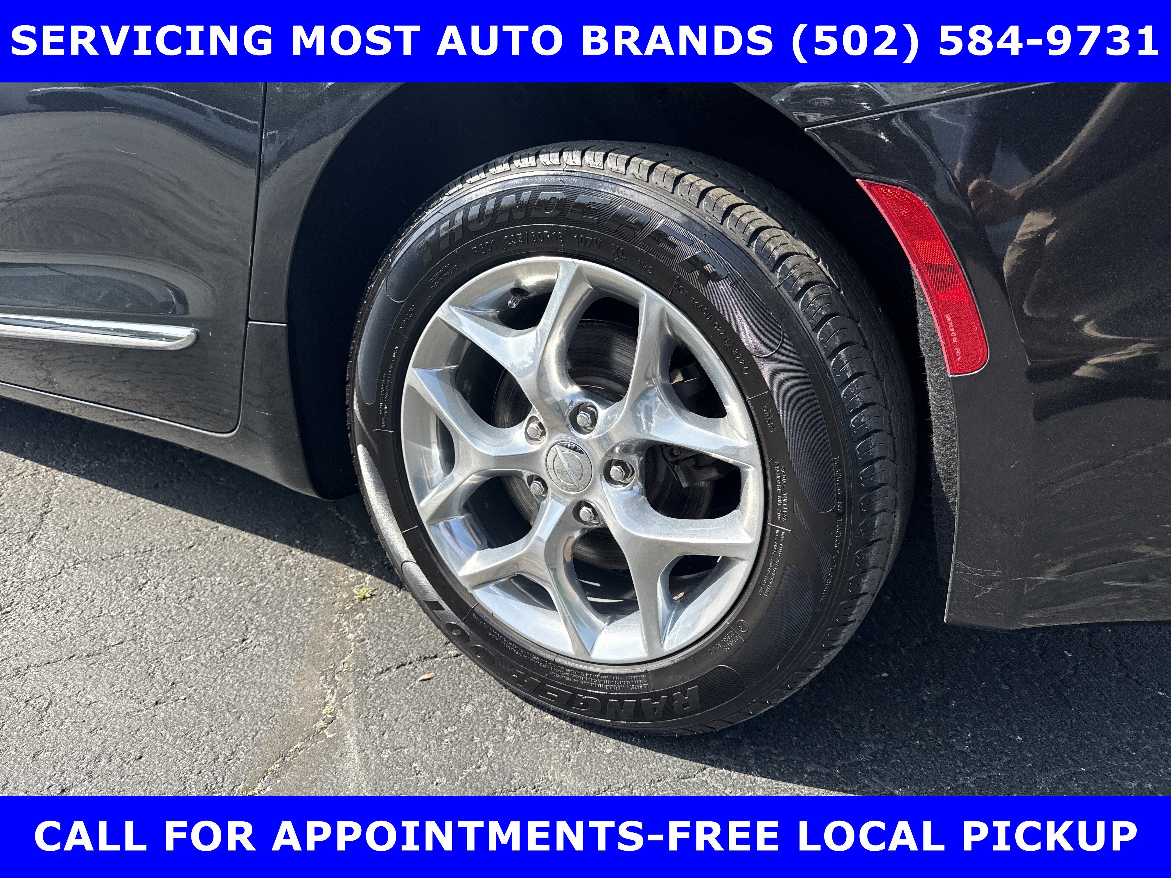 Used 2018 Chrysler Pacifica Limited FWD image 10