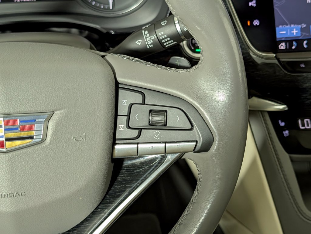 Used 2023 Cadillac XT6 Premium Luxury w/ Technology Package FWD image 22