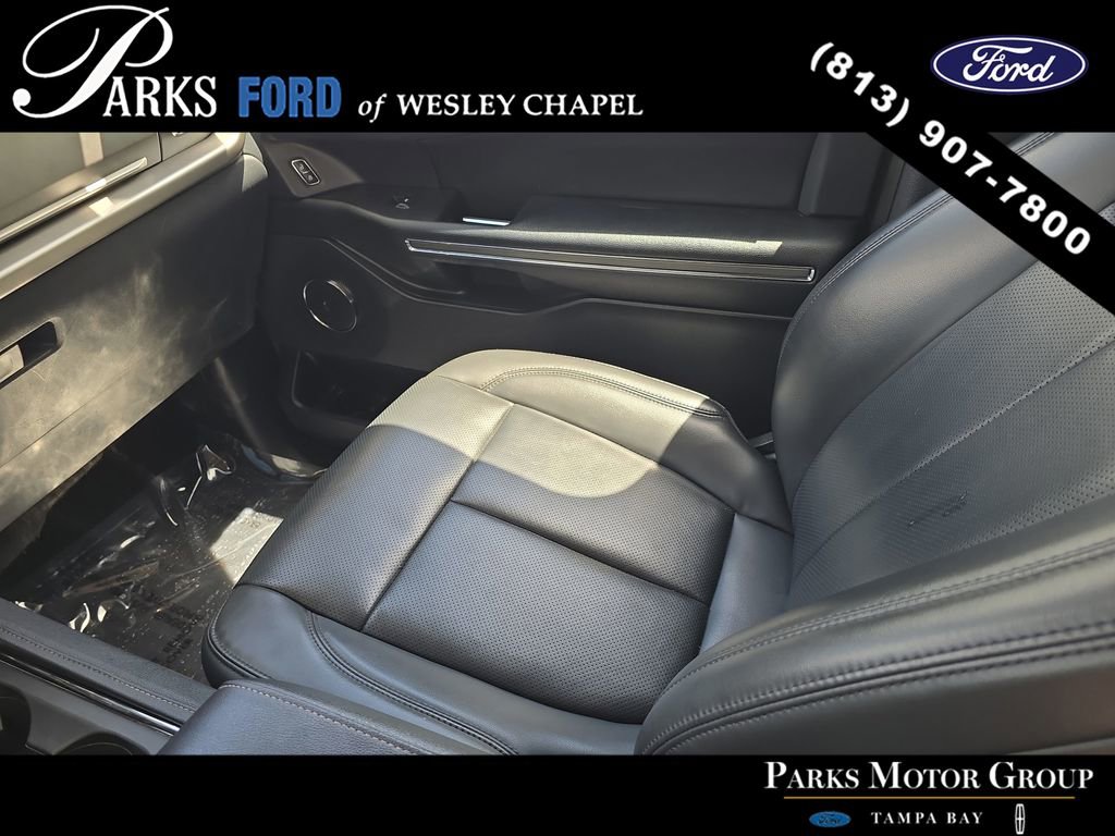 Certified 2023 Ford Expedition XLT image 14