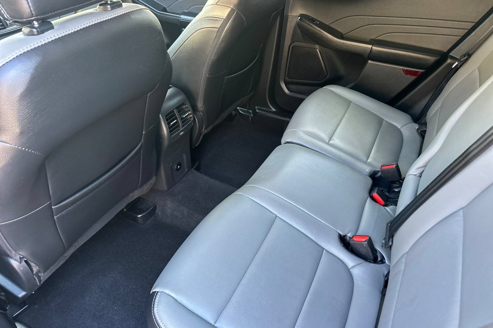 Certified 2025 Ford Escape SE FWD image 14