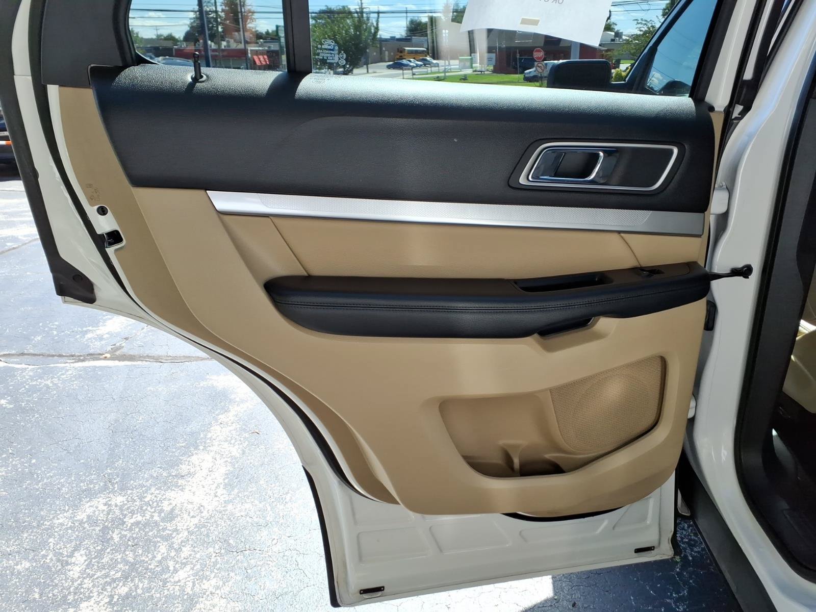 Certified 2017 Ford Explorer XLT w/ Equipment Group 202A AWD/4WD image 26