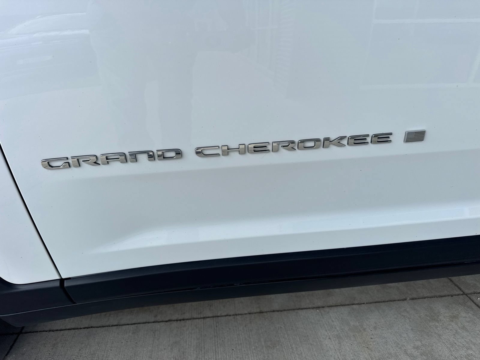 Used 2023 Jeep Grand Cherokee Laredo X AWD/4WD image 14