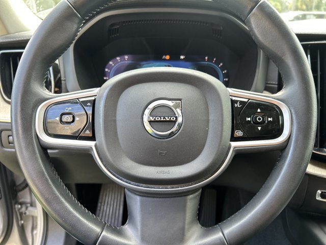 Used 2022 Volvo XC60 B5 Inscription w/ Protection Package Premier FWD image 21