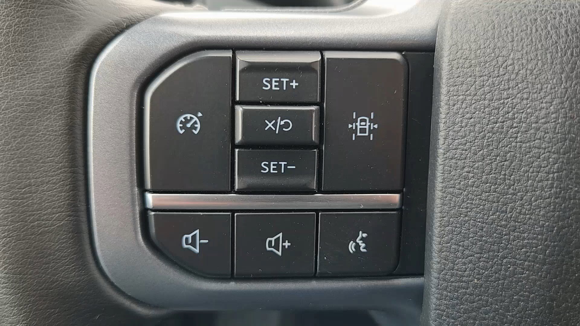 Certified 2025 Ford F150 XLT w/ Equipment Group 301A Standard image 12