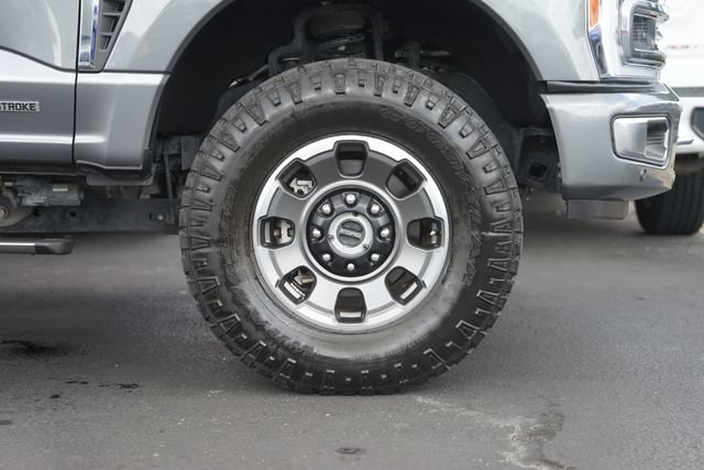 Certified 2023 Ford F250 Platinum w/ Tremor Off-Road Package AWD/4WD image 4