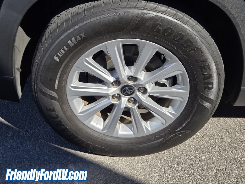 Used 2025 Toyota Grand Highlander FWD image 5