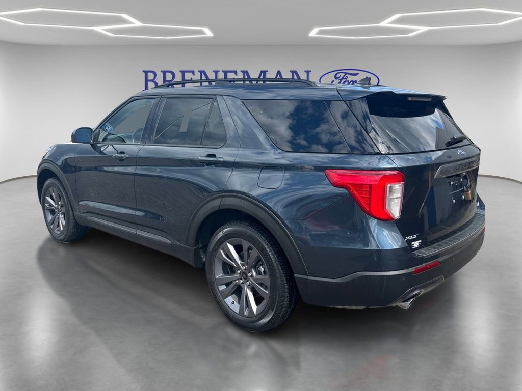 Certified 2022 Ford Explorer XLT w/ Equipment Group 202A AWD/4WD image 7