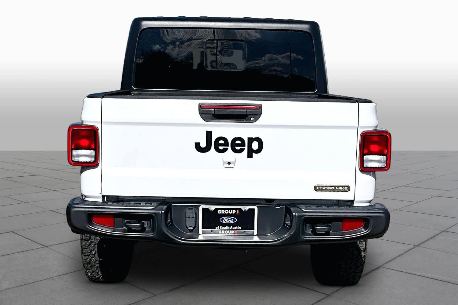 Used 2023 Jeep Gladiator Sport AWD/4WD image 5