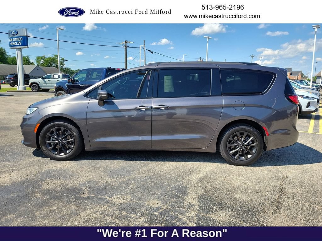 Used 2021 Chrysler Pacifica Touring-L w/ S Appearance Package FWD image 2