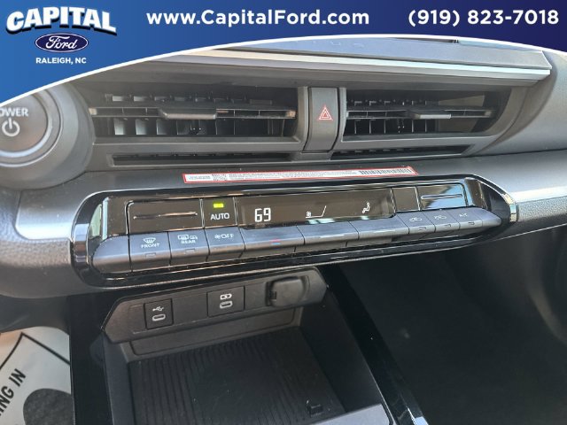 Used 2025 Toyota Prius LE FWD image 29