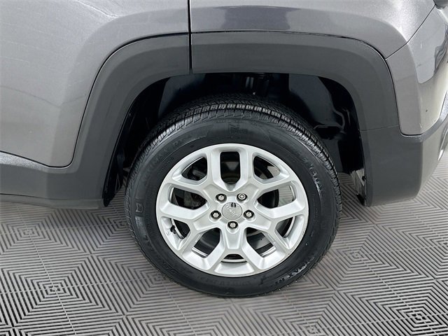 Used 2018 Jeep Renegade Latitude image 30