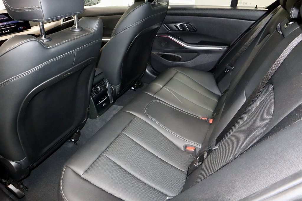 Used 2025 BMW 330i xDrive Sedan image 18