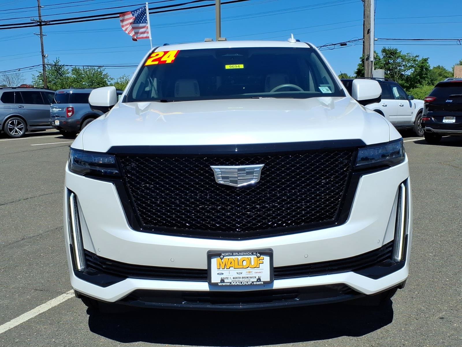 Used 2024 Cadillac Escalade ESV Sport Platinum AWD/4WD image 2