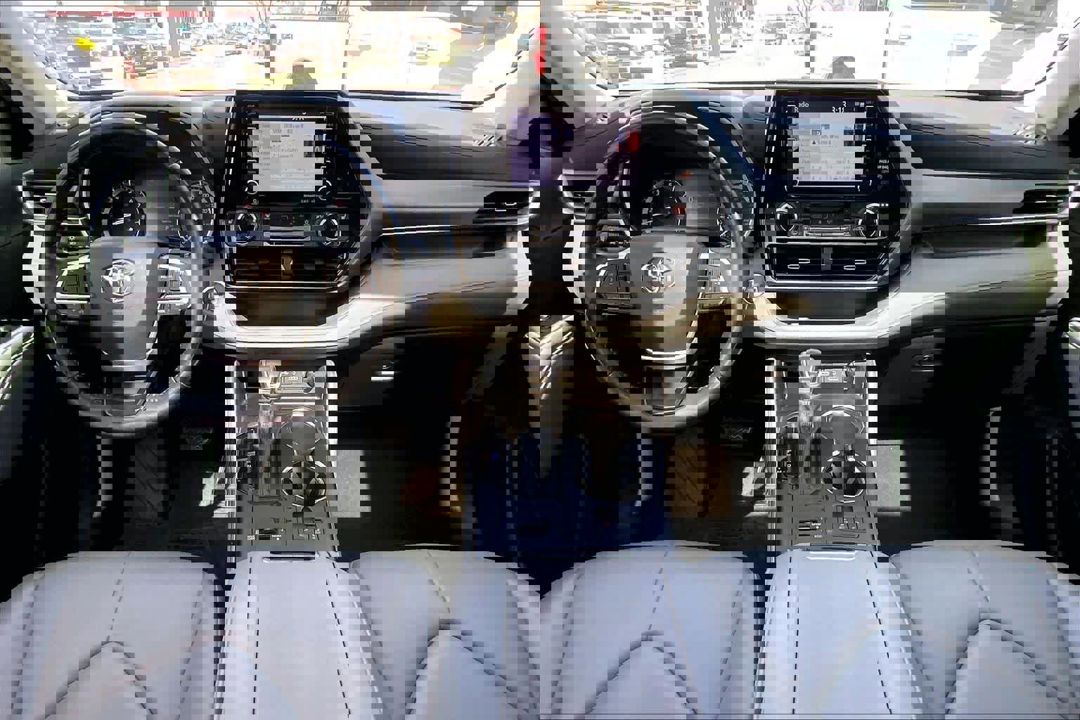 Used 2022 Toyota Highlander XLE image 16