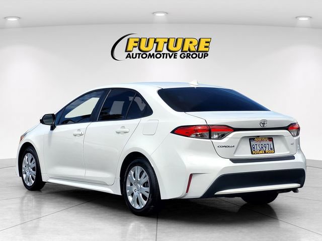 Used 2021 Toyota Corolla LE image 3