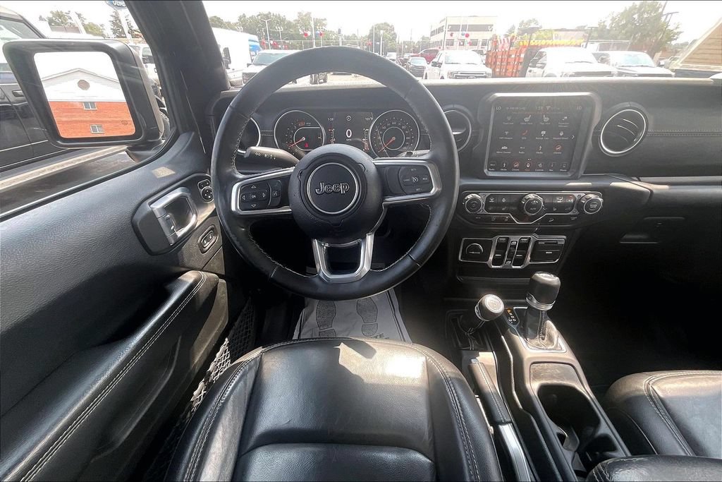 Used 2018 Jeep Wrangler Unlimited Sahara AWD/4WD image 4
