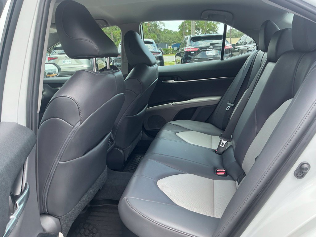Used 2020 Toyota Camry XLE FWD image 30