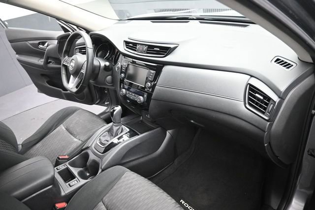 Used 2020 Nissan Rogue SV FWD image 26