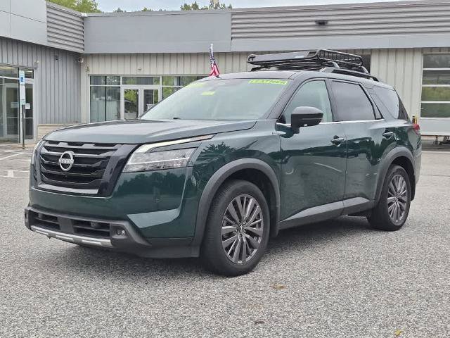 Used 2024 Nissan Pathfinder SL w/ SL Premium Package AWD/4WD image 1
