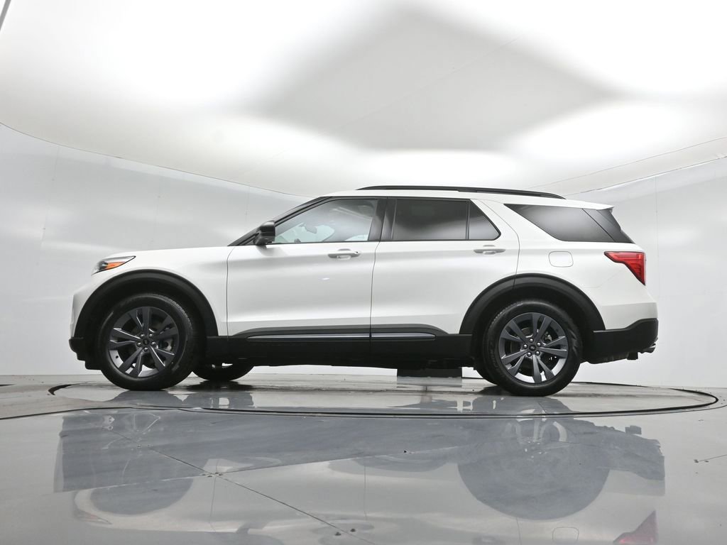 Certified 2023 Ford Explorer XLT w/ Equipment Group 202A image 28