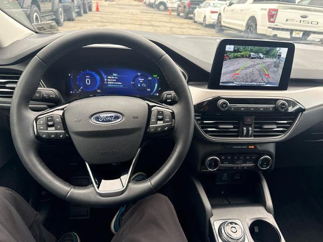 Certified 2022 Ford Escape SEL w/ Technology Package FWD image 11