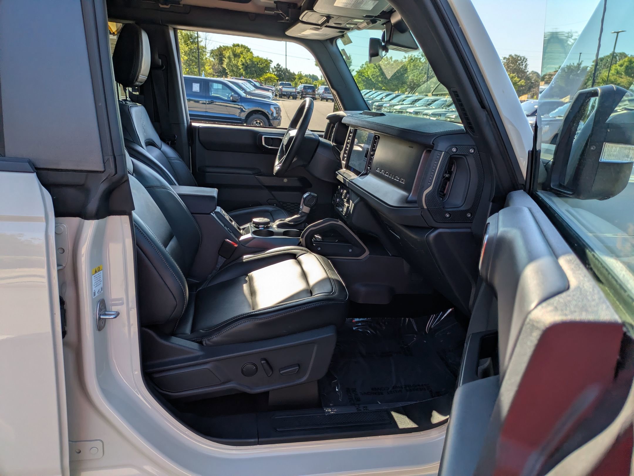 Certified 2025 Ford Bronco Badlands AWD/4WD image 39